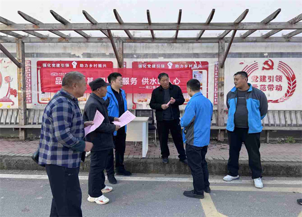 貼心服務(wù)暖民心  供水保障零距離   ——周口銀龍水務(wù)流動(dòng)服務(wù)進(jìn)社區(qū)，精準(zhǔn)破解城鄉(xiāng)用水難題
